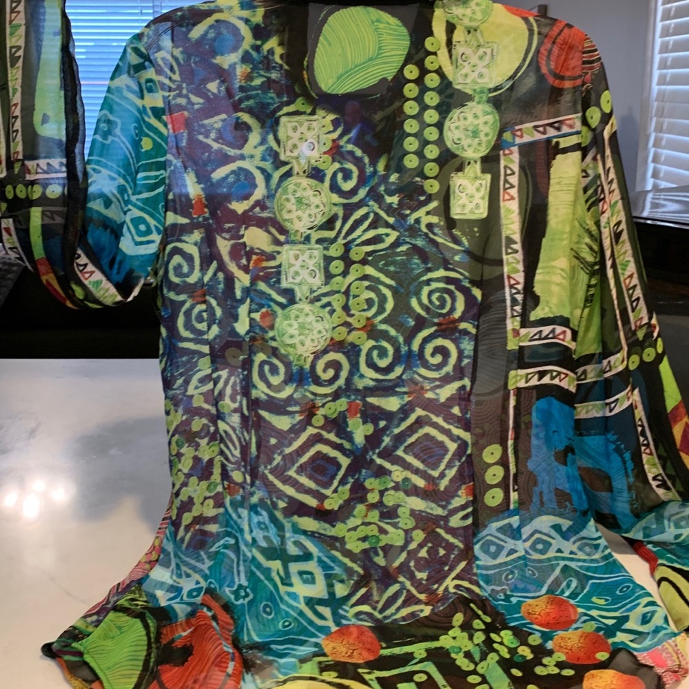 Mesmerize Button-up Ruffled Blouse M - Picture 6 of 6